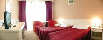 Inclus in tarif piscina, sauna, fitness. Hotel Alunis Sovata Tel 026557