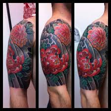 Yukata, más ligero que el kimono, es usado durante las estaciones de verano. Tattoo Tradicional Japones Aloha Tattoos Barcelona