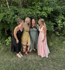 Celebrating the Whitmore's 🫶🏻🍾! And just like that two more  Hovey-Street-Ho*s are married!! Can you believe all 6 of us & 3 dogs lived  in a house?? Some of the best times.