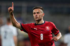 Od svých 16 let působil záložník jakub pešek ve spartě, byl klíčovým hráčem juniorky, ale za áčko si připsal jediný ligový start. Czech Goal Hero Jakub Pesek Had To Be Dragged Away From Spa Break To Play Against Scotland