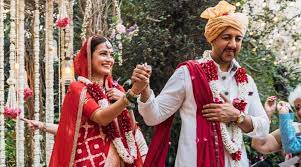 Dia mirza and sahil sanghra had been dating for 4 years after which earlier this year, sahil proposed to dia when they were at new york. Dia Mirza Shares Wedding Photos Love Is A Full Circle That We Call Home Entertainment News The Indian Express