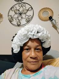 Deluxe ruffle hat for warmth