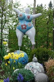 Ich Habe Fertig Nana Aus Beton Und Schwebende Herzen Fotos Seite 1 Deko Kreatives Mein Schoner Garten Online Kreativ Kunsthandwerk Lustige Figuren