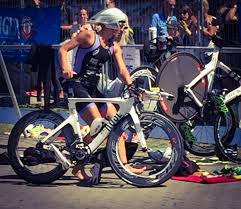 Hier finden sie das passende rad für die stadt oder das raue gelände sowie viel zubehör und modische accessoires für den modernen radler. Triathlonrad Triathlon Fur Einsteiger Das Richtig Rad