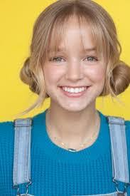 Mia Dodge's Instagram, Twitter & Facebook