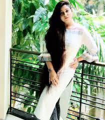 Long hair for indian girls in hairstyles and long hair fashion Pin On Cheveux Longs