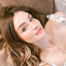 Jonna Walsh's Instagram, Twitter & Facebook