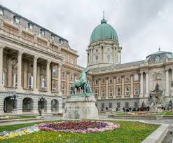 Maybe you would like to learn more about one of these? Paisaje En El Castillo De Buda En Budapest La Capital De Hungria Fotos Retratos Imagenes Y Fotografia De Archivo Libres De Derecho Image 81981520
