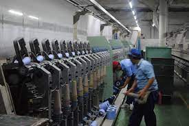 Bagian optik berfungsi membuat proyeksi bayangan benda, sedangkan bagian mekanik akan dijelaskan dalam artikel ini. Weaving Pt Unitex Tbk