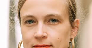 Kathryn Scanlan. Galoper, chuter, remonter