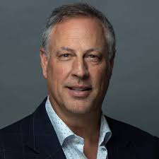 Lyle King's Instagram, Twitter & Facebook