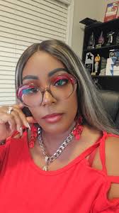 Delayed post from earlier this week, but I met up with Kerry Ann and Huda  La Sirène Cade at Eveline Street Clothing-Lockport Manitoba to try