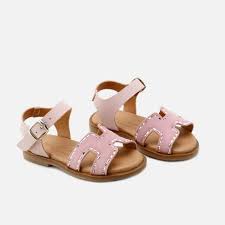 Sandalias de niña