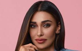 Canzone segreta, nuova puntata questa sera dello show di rai uno: Belen Rodriguez For Secret Song The Record Figure Curler Ruetir