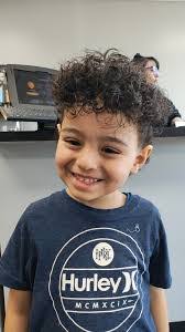 Krystle Holt's Instagram, Twitter & Facebook