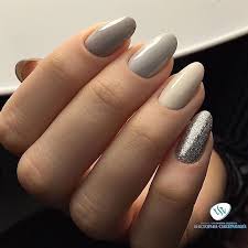 Mixed Greys And Monotone Nails For New Years Eve Gel Nails Trendy Nails Manicure