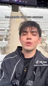 ¡Hoy Geronimo Sims es Bolivia!, Esta noche el joven cantante representará a  nuestro país en el Festival de Viña del Mar, en este video nos explica cómo  podemos votar por él en el concurso.