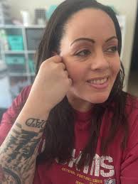 nooooo‚ i looked like i'm a masc while wearing my glasses djekdjskdn 😿