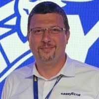 1900+ perfiles de «Colantonio»