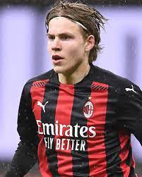 Jens petter hauge is the brother of runar hauge (fk bodø/glimt). Jens Hauge