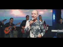 Luis alberto posada y los inolvidables de apia. Corazon De Palo Luis Alberto Posada En Vivo Una Vida Llena De Exitos Youtube In 2021 Couple Photos Photo Couples