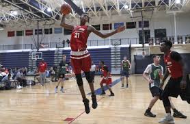 THE NEXT ONE? Emoni Bates fiery, but mainly