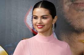 Alors qu'elle a fait son grand retour dans les bacs en janvier dernier, la chanteuse vient de publier un morceau tout particulièrement apprécié par ses fans, et qu'ils avaient pu découvrir en 2016 lors d'un concert de selena gomez. Les Nouveaux Projets De Selena Gomez