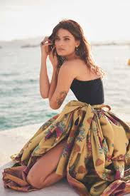 Fontana was born in curitiba, paraná, brazil, to maribel bergossi and antonio carlos fontana. Isabeli Fontana From Motherhood To A Career As A Supermodel My Lemon Magazine