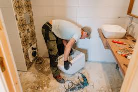 DrainCare Pros plumber working in Phoenix Arizona