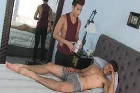 With this mod her best friends can be her roommates and attend uni too. Straight Gay Videos Ice Gay Tube