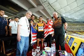 Khairul hafiz jantan bersedia menuntut segala ilmu daripada pengarah teknikal kom, dwayne miller dalam usaha merebut. Pm Berbangga Kejayaan Khairul Hafiz Sports247
