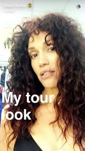 Gwen Stefani Has Curly Brown Hair Now And Everyone Is Freaking Out Brown Curly Hair Curly Hair Styles Gwen Stefani Hair