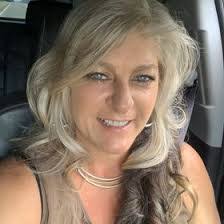 Dana Waller's Instagram, Twitter & Facebook