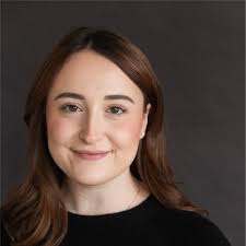 I did it! I graduated from the University of Washington with my Master's  Degree in Communication! I'm so glad I took a chance and applied to the  Communication Leadership at the University