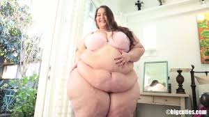 SSBBW Mary Boberry Shows Off Her Beautifully Proportioned Obese Figure -  EPORNER