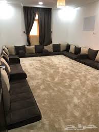 جلسة كنب ارضي رجالي شبه جديد