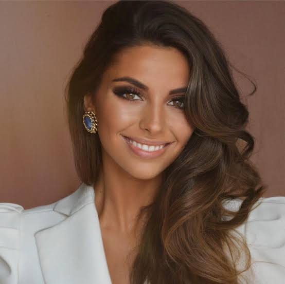 Cé... - Cécile Wolfrom, Miss Alsace 2021 pour Miss France 2022