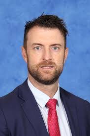 Adam Essex's Instagram, Twitter & Facebook