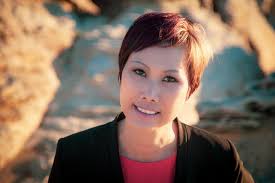 Pro Makeup and Essential Skincare for Everyday Beauty: The Essential Tools  and Professional Techniques You Too Can Achieve Every Day: Yi, Heidi:  9780648209348: Amazon.com: Books