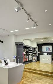 Belgrad Ta Yer Alan Sistem I Apple Solution Expert In Magaza Aydinlatma Tasarimi Buck Lighting Airo Insert M Do Ve Mega C Aydinlatma Tasarimi Tasarim Alanlar