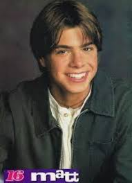 First time I see Mr Matthew in anything else. Little high-tec in the  80's😂🤖 Do you guys know his star-status in the 80's? Was he like  everywhere?