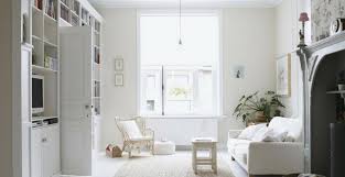 Installe dans le fond du sjour la table de repas peut staler en largeur et crer un vritable espace salle. Comment Amenager Un Salon En Longueur M6 Deco Fr