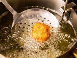 5 Tips Menggoreng Dengan Menggunakan Teknik Deep Frying Renyah