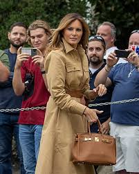 Melania Trump News Flotus Carries Birkin As She Shuns Donald S Hand Express Co Uk Последние твиты от melania trump (@flotus).