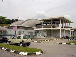 Klia transit este un serviciu feroviar de navetă care servește drept legătură feroviară către aeroportul internațional kuala lumpur (klia) din malaezia. Salak Tinggi Erl Station The Erl Station For Klia Transit At The Salak Tinggi Town Klia2 Info
