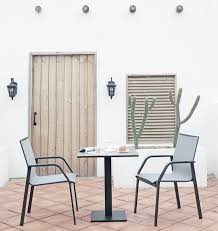 Table space is evenly distributed over all 4 sides. Black Garden Furniture Coffee Table Set Dining Chairs And Table Set Buy Garden Sets Garden Furniture Set Garden Dining Set Product On Aluminum Pergola Alunotec