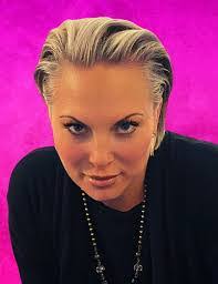 Mimi Powell's Instagram, Twitter & Facebook