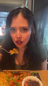 Diane Camacho (@dianemc_)