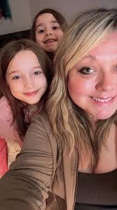 Heather Rohn's Instagram, Twitter & Facebook