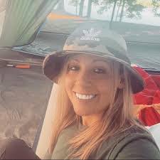 Lisa Nuzzi's Instagram, Twitter & Facebook